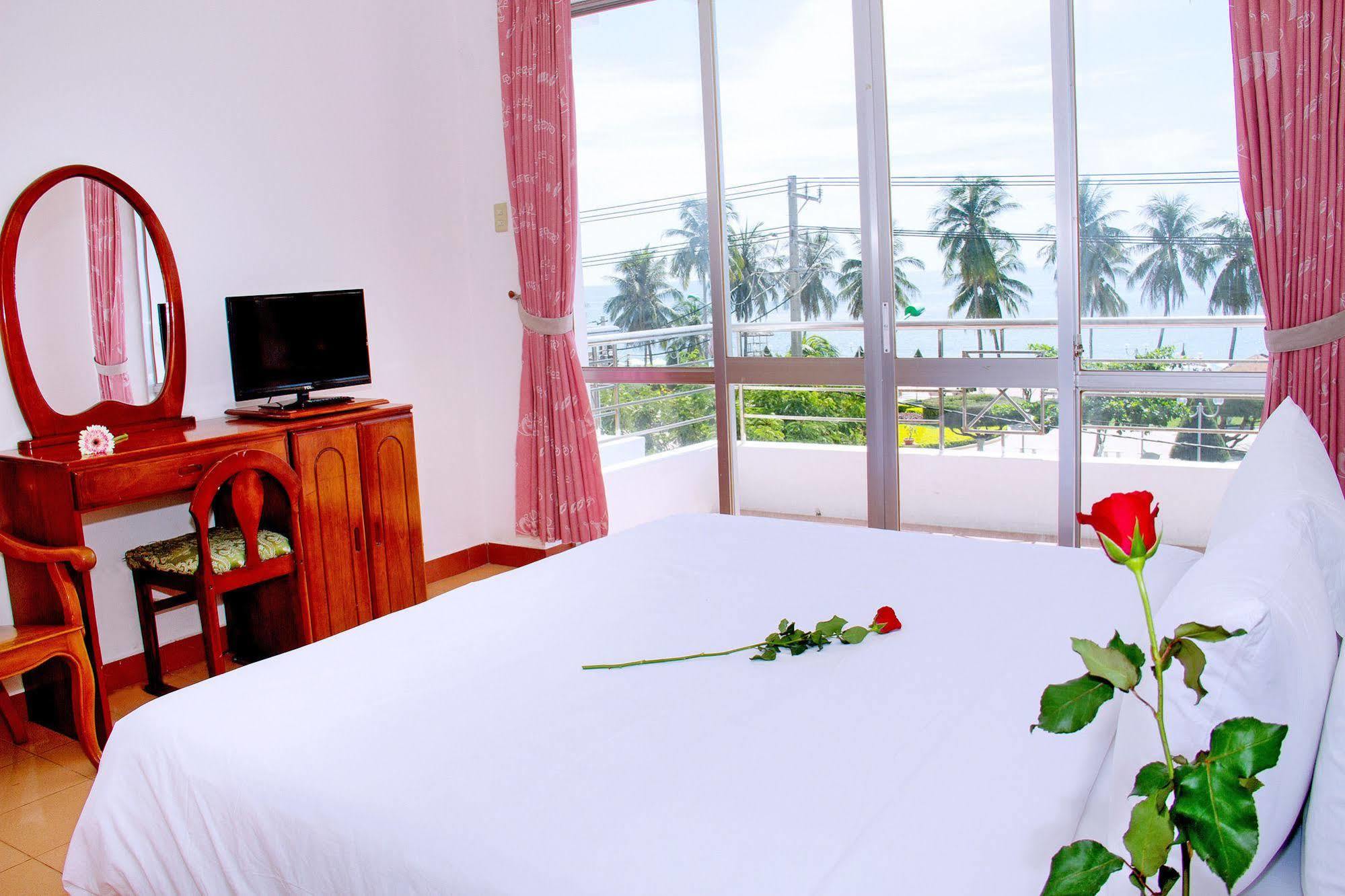 Aurora Nha Trang Hotel Exterior photo